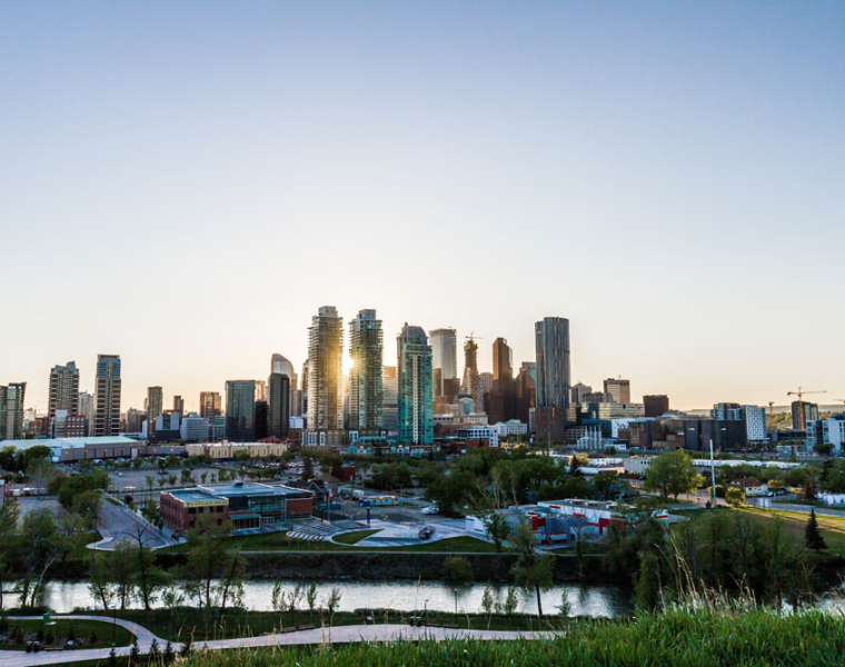 20 km to Downtown Calgary